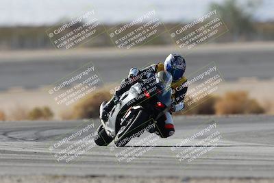 media/Nov-16-2025-Race Pace (Sun) [[8c5fa54630]]/Non Verified Riders (1st 20 Minutes)/1-Turn 14 (10am)/